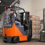 Manfaat Menggunakan Forklift Listrik untuk Gudang Ramah Lingkungan